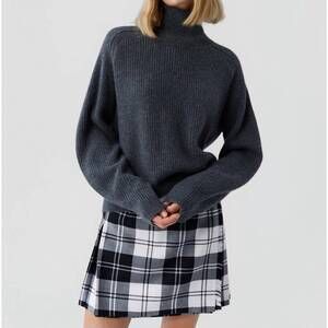 NEW GUEST IN RESIDENCE cropped ribbed turtleneck sweater in charcoal